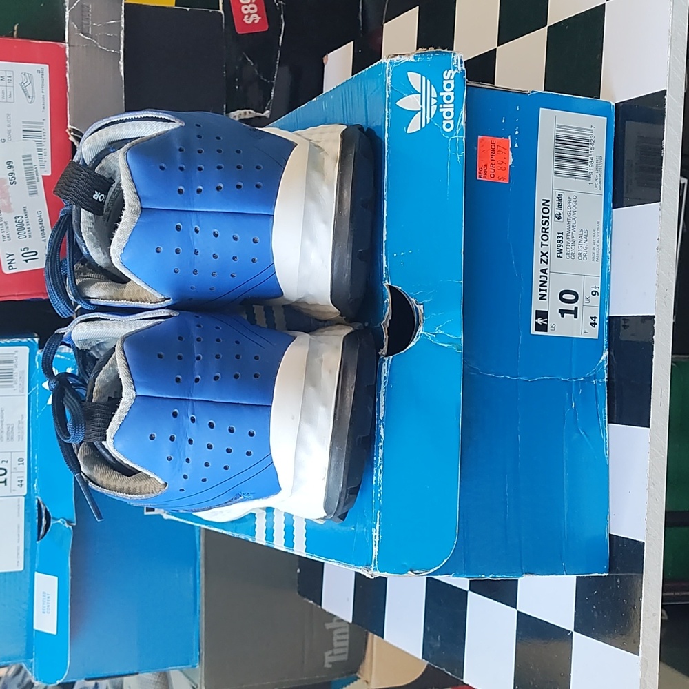 Adidas - Picture 3 of 6